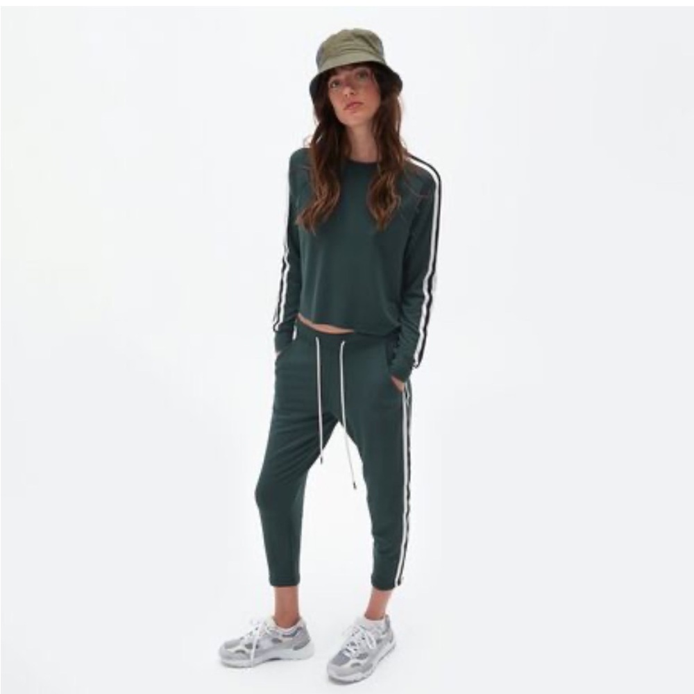 SPLITS59 CROPPED WARM UP FLEECE SWEATSHIRT GREEN